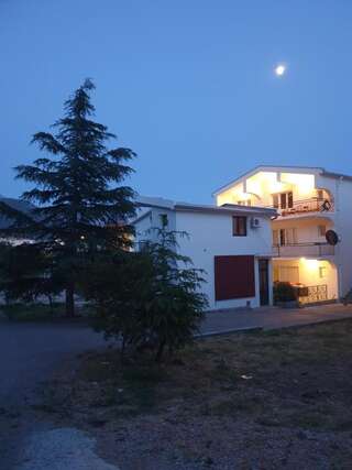 Гостевой дом Studio apartmani i sobe ŠUŠANJ Бар-3