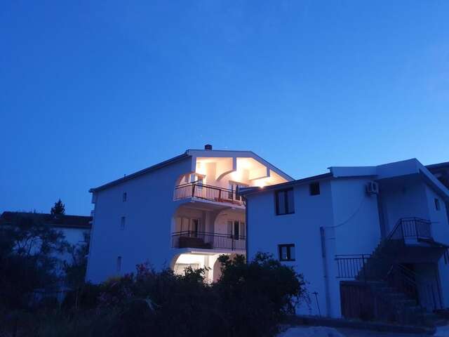 Гостевой дом Studio apartmani i sobe ŠUŠANJ Бар-5